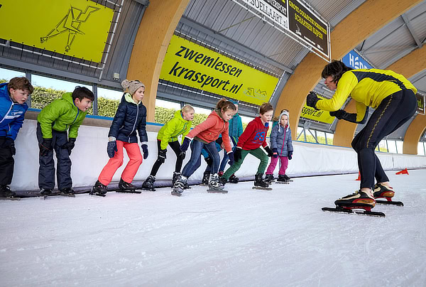 Photo of a skating lesson for children by Kras Sport on the Ice Rink Haarlem 