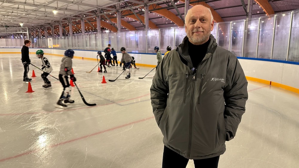 Photo of the new ice hockey rink in Haarlem with Rob Kleefman, director, in the foreground 